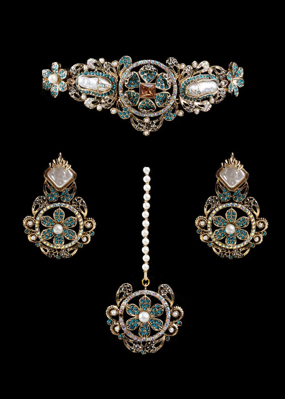 Basra Pearl Choker
